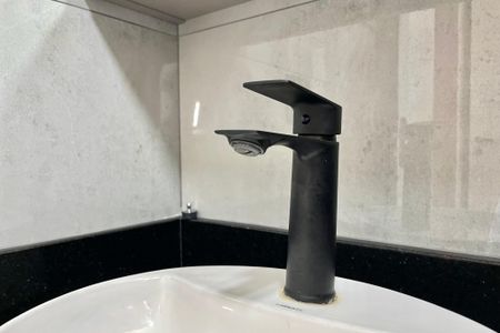 Apartamento à venda com 81m², 2 quartos e 2 vagasBanheiro da Suíte