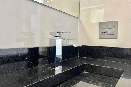 Apartamento à venda com 81m², 2 quartos e 2 vagasBanheiro Corredor