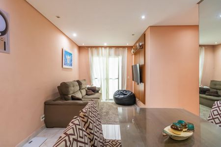 Sala de apartamento à venda com 3 quartos, 68m² em Jardim Tupanci, Barueri