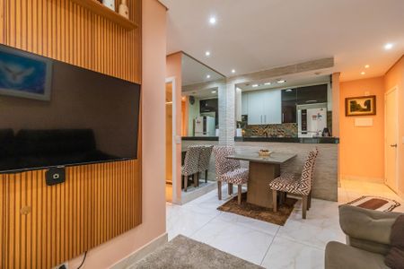 Sala de apartamento à venda com 3 quartos, 68m² em Jardim Tupanci, Barueri