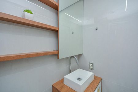 Banheiro de apartamento para alugar com 2 quartos, 34m² em Socorro, São Paulo