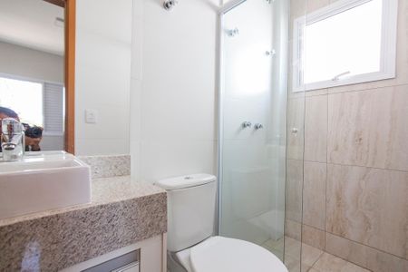 Casa de condomínio para alugar com 170m², 3 quartos e 2 vagas Casa de condomínio para alugar com 170m², 3 quartos e 2 vagasBanheiro da Suíte 2