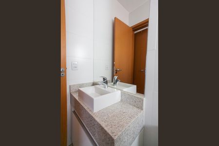 Casa de condomínio para alugar com 170m², 3 quartos e 2 vagas Casa de condomínio para alugar com 170m², 3 quartos e 2 vagasBanheiro da Suíte 2