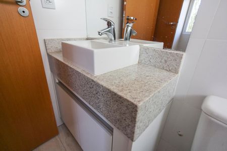 Casa de condomínio para alugar com 170m², 3 quartos e 2 vagas Casa de condomínio para alugar com 170m², 3 quartos e 2 vagasBanheiro da Suíte 2