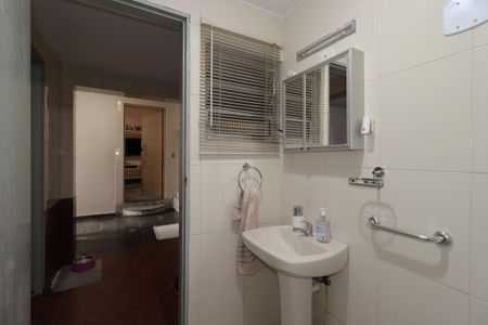 Casa à venda com 147m², 2 quartos e 3 vagasBanheiro Social