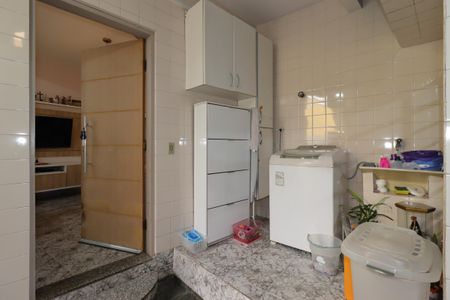 Casa à venda com 147m², 2 quartos e 3 vagasEdícula - Área de Serviço