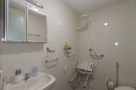 Casa à venda com 147m², 2 quartos e 3 vagasBanheiro Social
