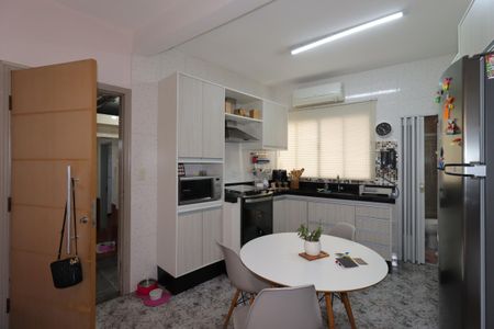 Casa à venda com 147m², 2 quartos e 3 vagasEdícula - Quarto e Cozinha