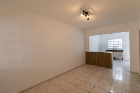 Casa para alugar com 142m², 2 quartos e 2 vagas Casa para alugar com 142m², 2 quartos e 2 vagasSala