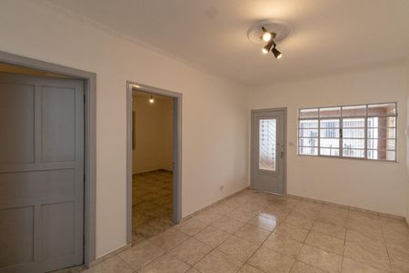 Casa para alugar com 142m², 2 quartos e 2 vagas Casa para alugar com 142m², 2 quartos e 2 vagasSala