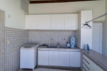 Casa à venda com 340m², 4 quartos e 4 vagasÁrea de Serviço