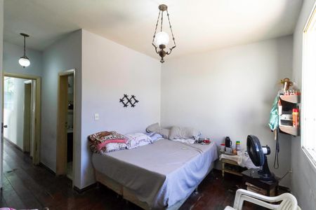 Casa à venda com 340m², 4 quartos e 4 vagasSuíte