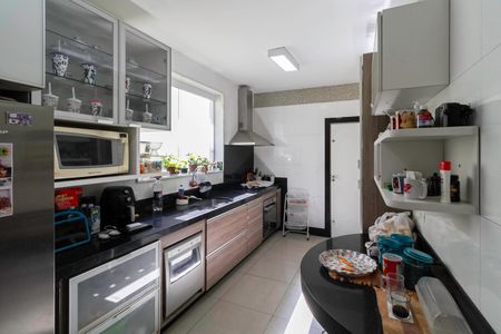 Casa à venda com 340m², 4 quartos e 4 vagasCozinha