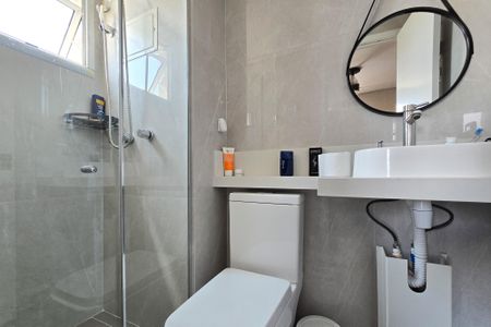 Apartamento à venda com 77m², 2 quartos e 1 vagaBanheiro da Suíte 2