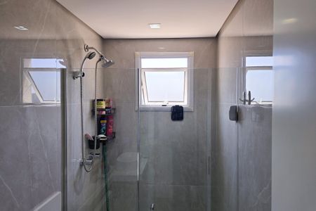 Apartamento à venda com 77m², 2 quartos e 1 vagaBanheiro da Suíte 1