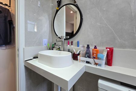 Apartamento à venda com 77m², 2 quartos e 1 vagaBanheiro da Suíte 1