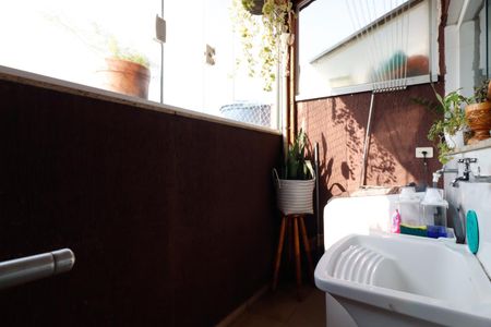 Casa de condomínio à venda com 96m², 2 quartos e 2 vagas Casa de condomínio à venda com 96m², 2 quartos e 2 vagasÁrea de Serviço
