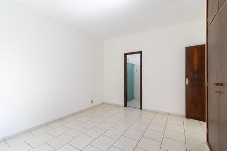 Casa à venda com 235m², 3 quartos e 3 vagasSuíte