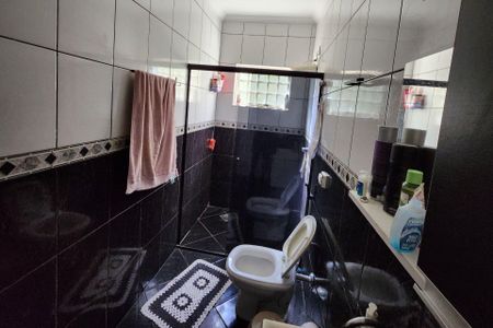 Casa para alugar com 140m², 3 quartos e 2 vagasBanheiro Social