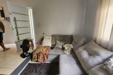 Casa para alugar com 140m², 3 quartos e 2 vagasSala