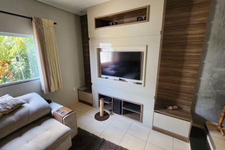 Casa para alugar com 140m², 3 quartos e 2 vagasSala