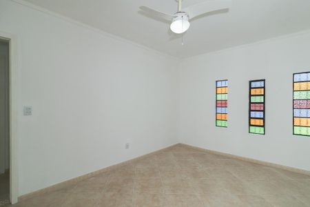 Sala de casa à venda com 5 quartos, 220m² em Jardim do Salso, Porto Alegre