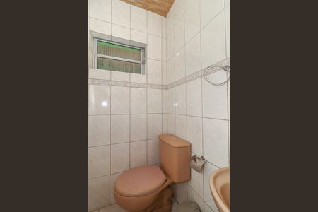 Casa à venda com 220m², 5 quartos e 5 vagasBanheiro 3 / Casa Fundos