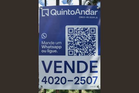 Casa à venda com 220m², 5 quartos e 5 vagasFachada