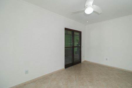 Sala de casa à venda com 5 quartos, 220m² em Jardim do Salso, Porto Alegre