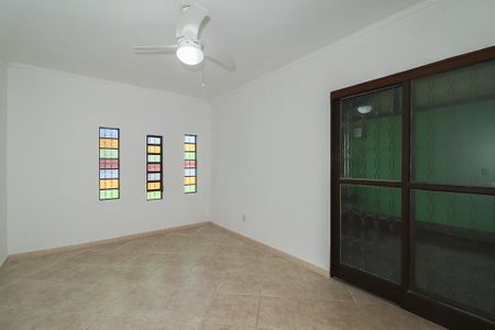 Sala de casa à venda com 5 quartos, 220m² em Jardim do Salso, Porto Alegre