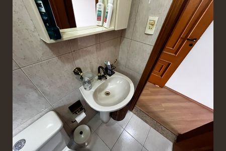 Casa à venda com 165m², 3 quartos e 2 vagas Casa à venda com 165m², 3 quartos e 2 vagasBanheiro da Suíte