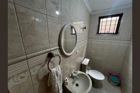 Casa à venda com 165m², 3 quartos e 2 vagas Casa à venda com 165m², 3 quartos e 2 vagasBanheiro Social