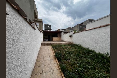 Casa à venda com 165m², 3 quartos e 2 vagas Casa à venda com 165m², 3 quartos e 2 vagasQuintal