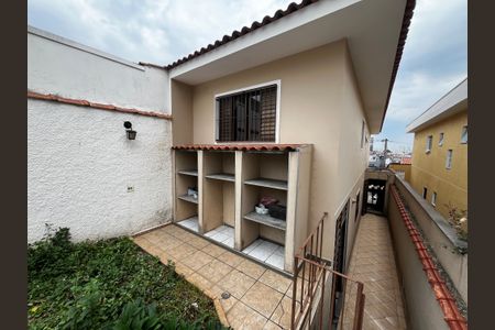 Casa à venda com 165m², 3 quartos e 2 vagas Casa à venda com 165m², 3 quartos e 2 vagasQuintal