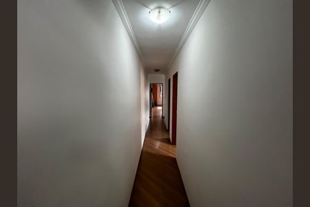 Casa à venda com 165m², 3 quartos e 2 vagas Casa à venda com 165m², 3 quartos e 2 vagasCorredor