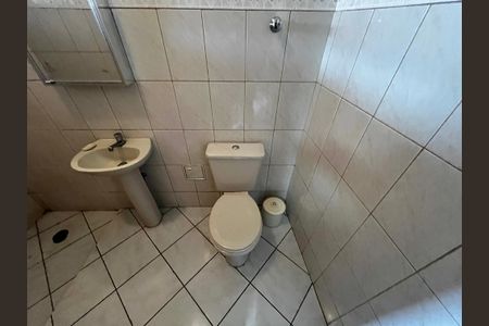 Casa à venda com 165m², 3 quartos e 2 vagas Casa à venda com 165m², 3 quartos e 2 vagasBanheiro de Serviço