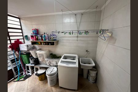 Casa à venda com 165m², 3 quartos e 2 vagas Casa à venda com 165m², 3 quartos e 2 vagasÁrea de Serviço