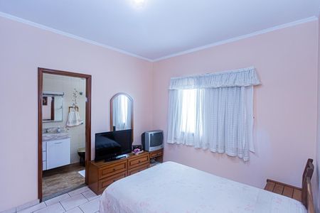 Suite de casa para alugar com 5 quartos, 330m² em Parque São Domingos, São Paulo