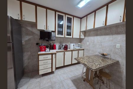 Apartamento à venda com 181m², 3 quartos e 2 vagasCozinha