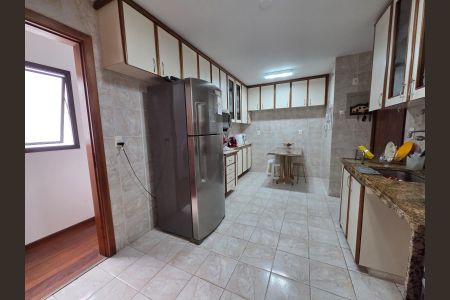 Apartamento à venda com 181m², 3 quartos e 2 vagasCozinha