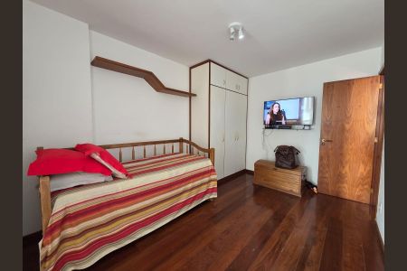 Apartamento à venda com 181m², 3 quartos e 2 vagasQuarto 2