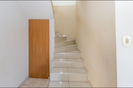 Casa à venda com 200m², 3 quartos e 1 vagaEscada