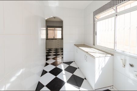 Casa à venda com 200m², 3 quartos e 1 vagaÁrea de serviço