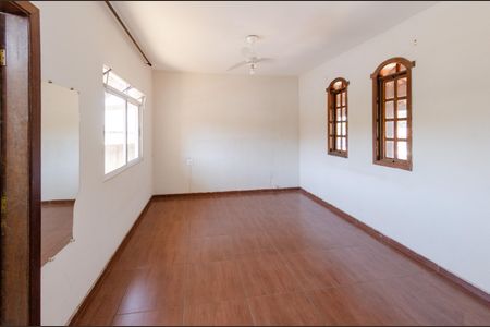 Casa à venda com 200m², 3 quartos e 1 vagaSuíte