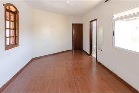 Casa à venda com 200m², 3 quartos e 1 vagaSuíte
