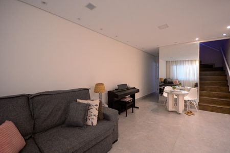 Casa à venda com 260m², 4 quartos e 2 vagasSala