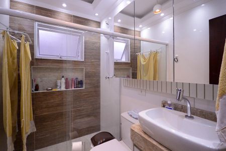 Casa à venda com 260m², 4 quartos e 2 vagasBanheiro da Suite