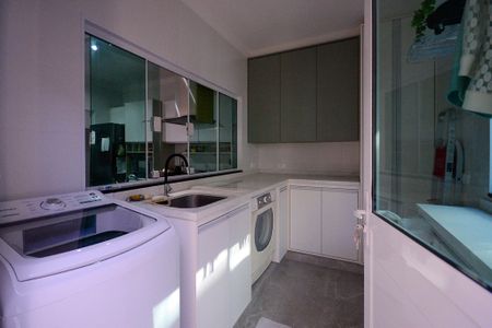 Casa à venda com 260m², 4 quartos e 2 vagasÁrea de Serviço