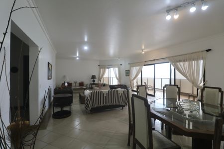 Apartamento para alugar com 260m², 4 quartos e 3 vagasSala