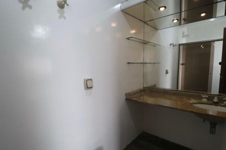 Apartamento para alugar com 260m², 4 quartos e 3 vagasBanheiro da Suíte 4